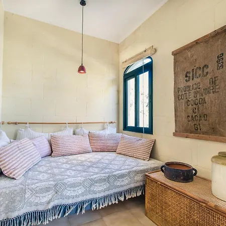 Apartment 'feel@home' Retro Designer 30sec From