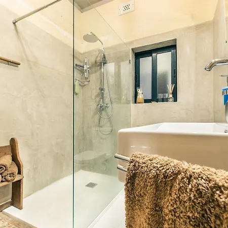 'feel@home' Retro Designer 30sec From דירה *