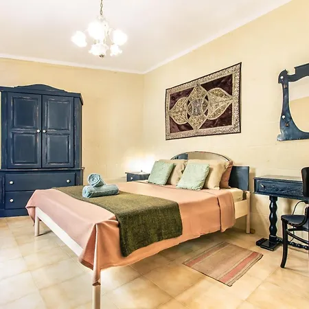 דירה 'feel@home' Retro Designer 30sec From *