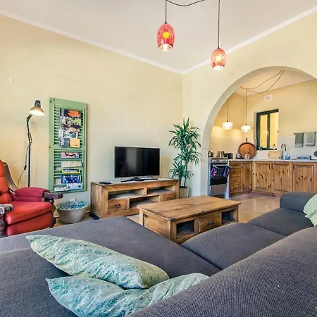 דירה 'feel@home' Retro Designer 30sec From *