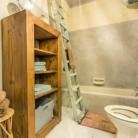 'feel@home' Retro Designer 30sec From דירה